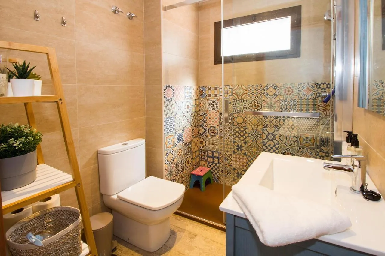 Perfectly Located Beachside Apartment In Elviria Marbella İspanya